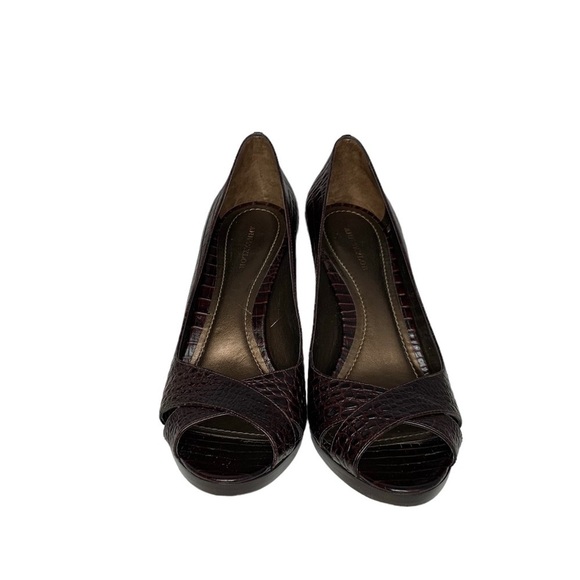 Ann Taylor Dark Brown Peep Toe Pumps. Size 9M - Picture 5 of 10